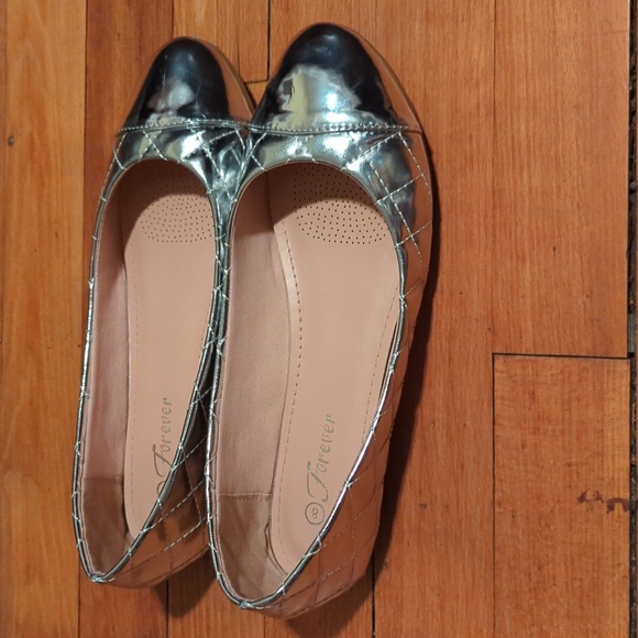 Used Forever Silver Quilted Flats Upgrade-14, size 8 (no box) - Picture 10 of 13